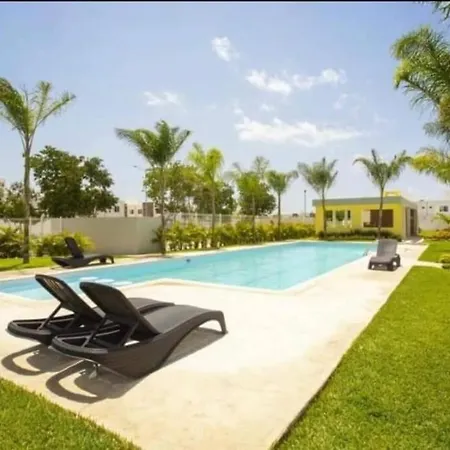 Many'S Beach House Villa